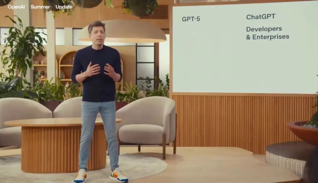 GPT-5震撼发布:40万token上下文+自适应推理,AI智能体时代来临插图 GPT-5震撼发布:40万token上下文+自适应推理,AI智能体时代来临插图