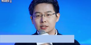 世界人形机器人运动会在京开幕 宇树H1赤足夺冠创纪录缩略图