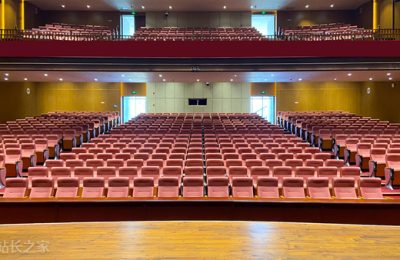 AI版《绿野仙踪》刷爆拉斯维加斯！球形巨幕太炸裂，好莱坞都吵翻了缩略图