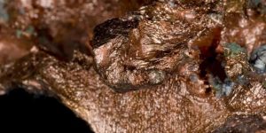 AI帮科学家搞定物理计算难题，材料研究快多了缩略图