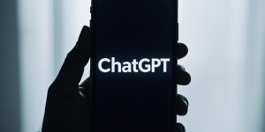 AI帮忙选号，她中百万大奖后全捐了缩略图