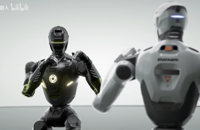 众擎T800人形机器人来了！空中回旋踢一脚把门踹烂缩略图