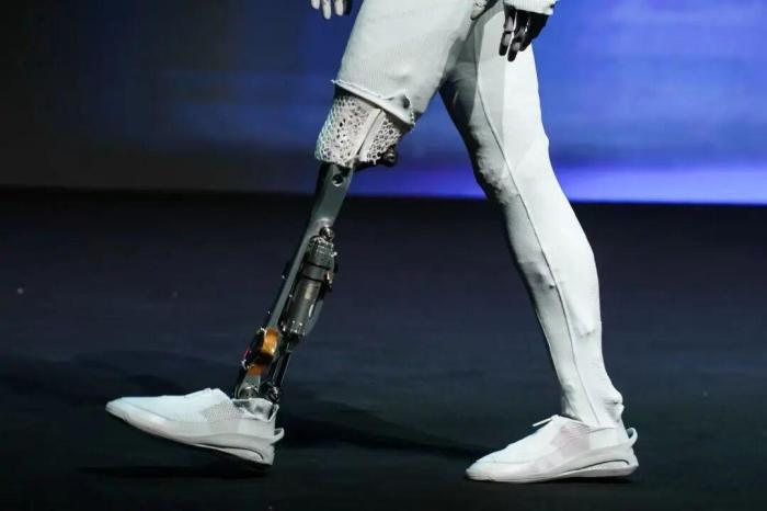 小鹏沉寂三年,终于开始冒头了插图1 小鹏沉寂三年,终于开始冒头了插图1