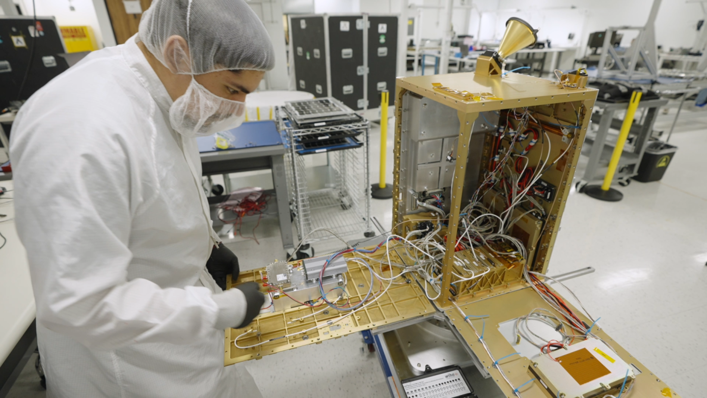 地球人你好!太空AI首次打招呼,英伟达H100真上天了插图1 地球人你好!太空AI首次打招呼,英伟达H100真上天了插图1