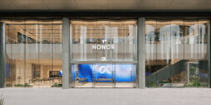 AI手机变豆包了，荣耀还能讲出啥新故事？缩略图